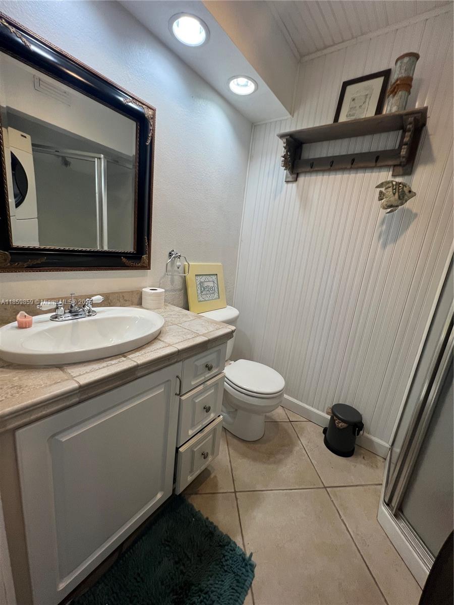 LAKES MEADOW VILG HOMES C - Residential
