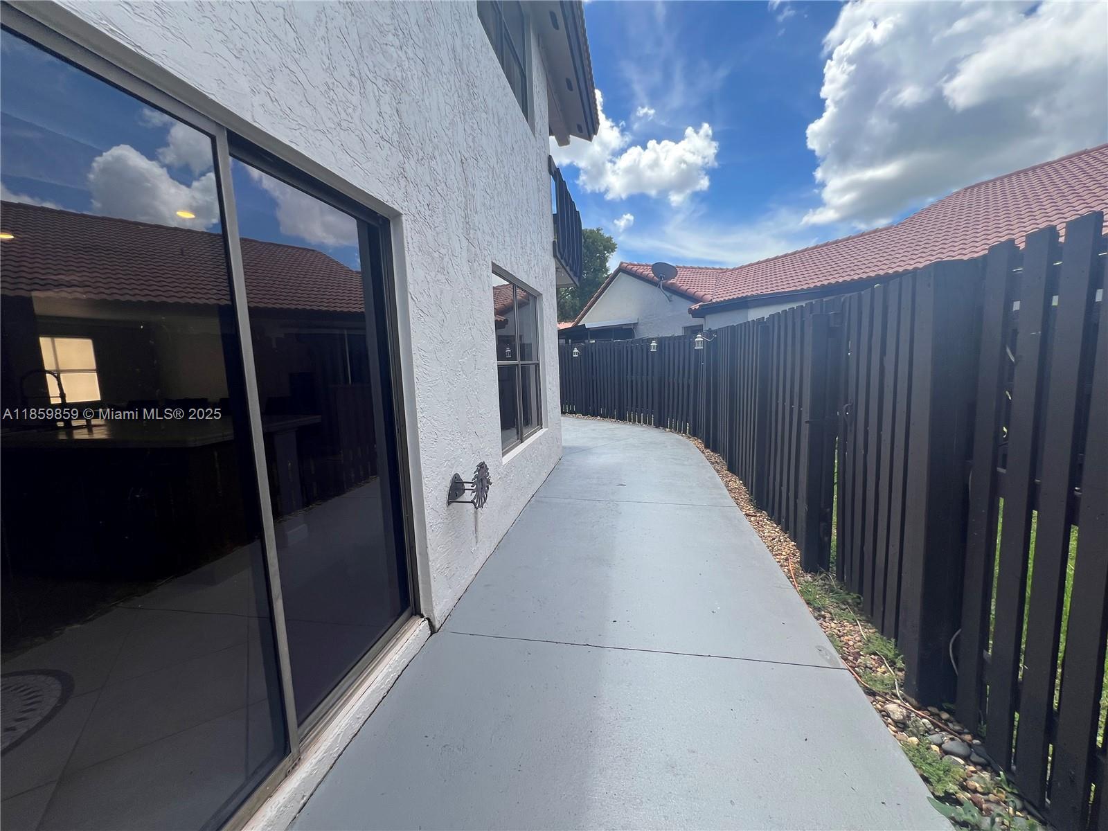 LAKES MEADOW VILG HOMES C - Residential