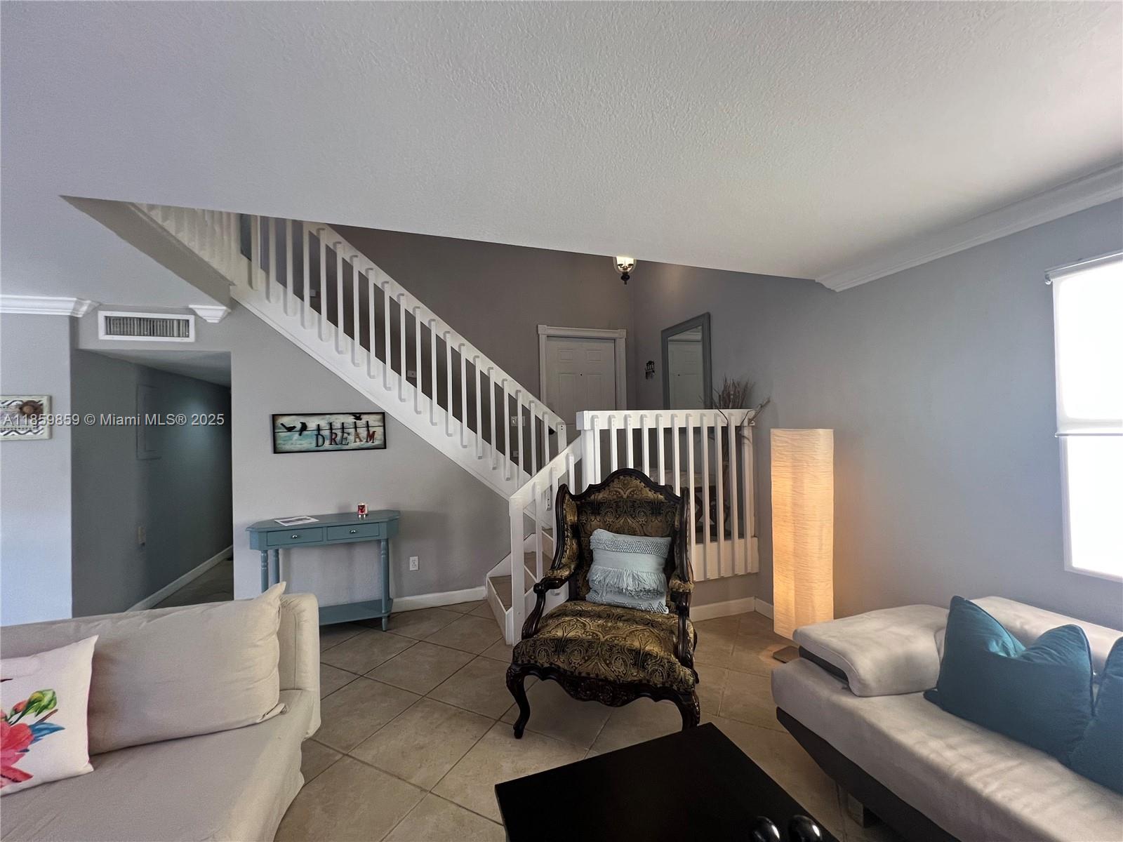 LAKES MEADOW VILG HOMES C - Residential