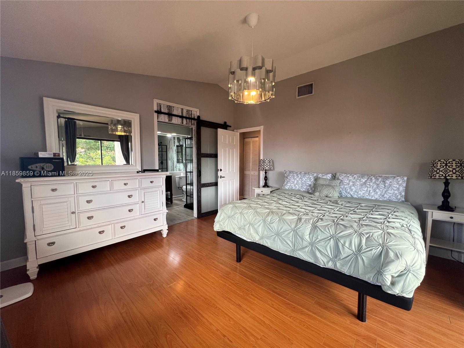 LAKES MEADOW VILG HOMES C - Residential