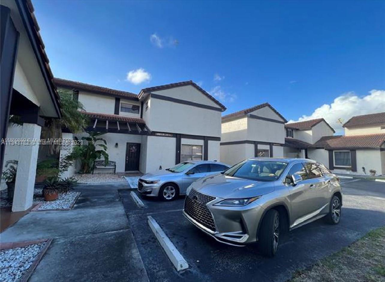 LAKES MEADOW VILG HOMES C - Residential