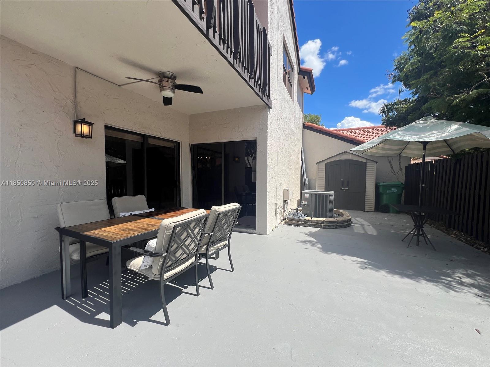 LAKES MEADOW VILG HOMES C - Residential