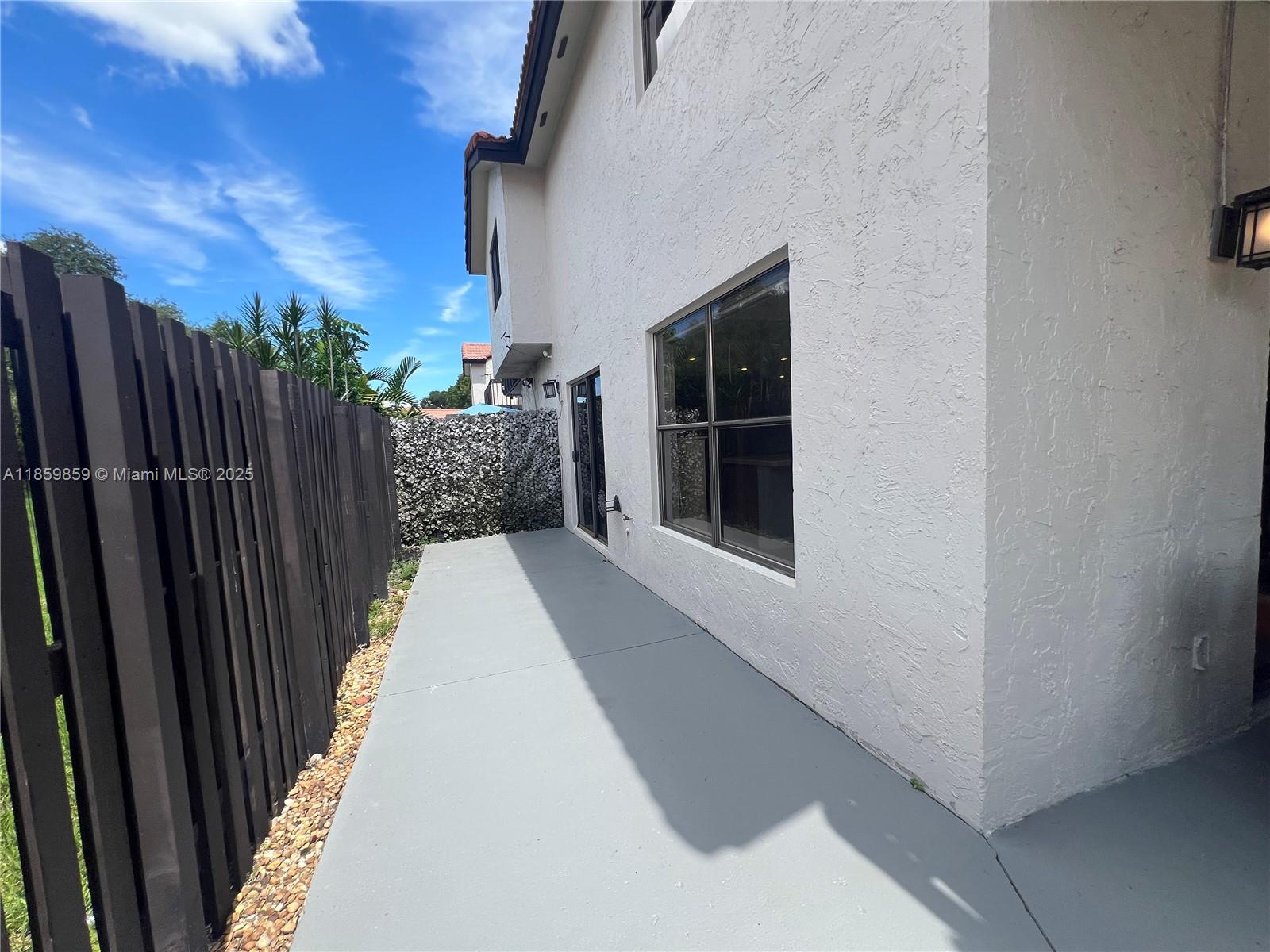 LAKES MEADOW VILG HOMES C - Residential