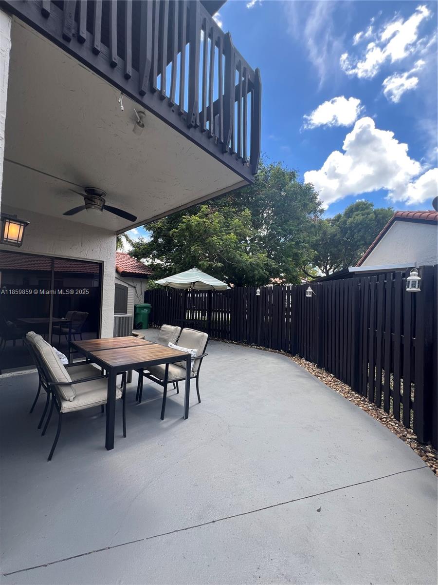 LAKES MEADOW VILG HOMES C - Residential