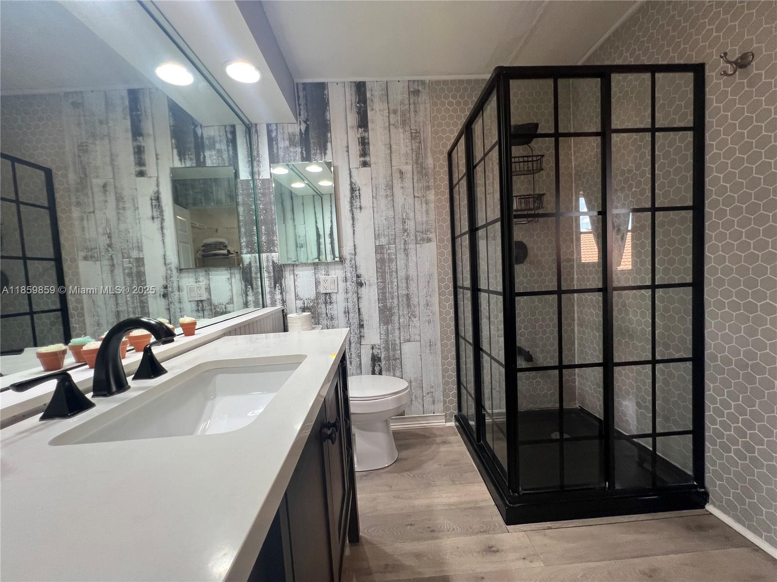LAKES MEADOW VILG HOMES C - Residential