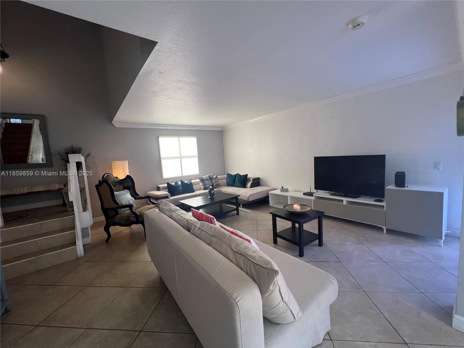 LAKES MEADOW VILG HOMES C - Residential