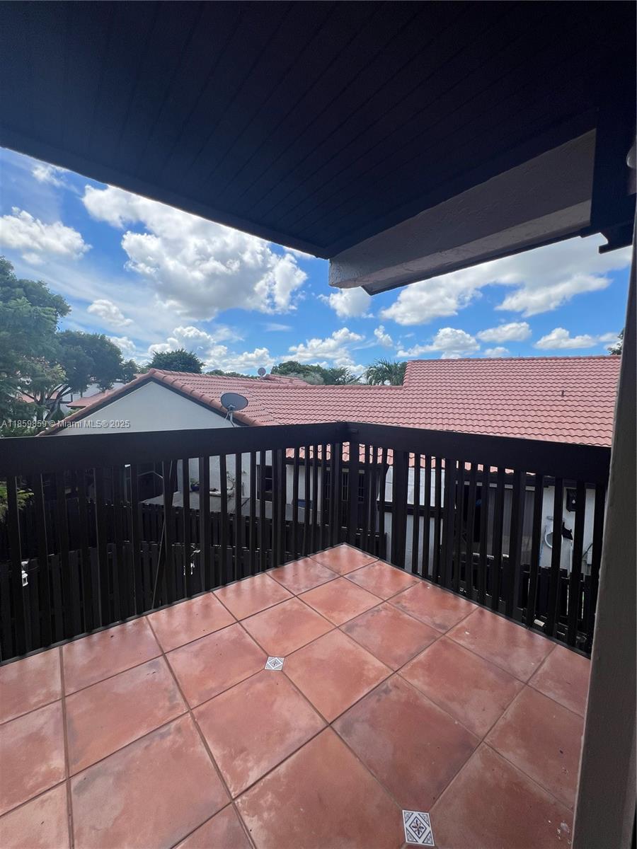 LAKES MEADOW VILG HOMES C - Residential