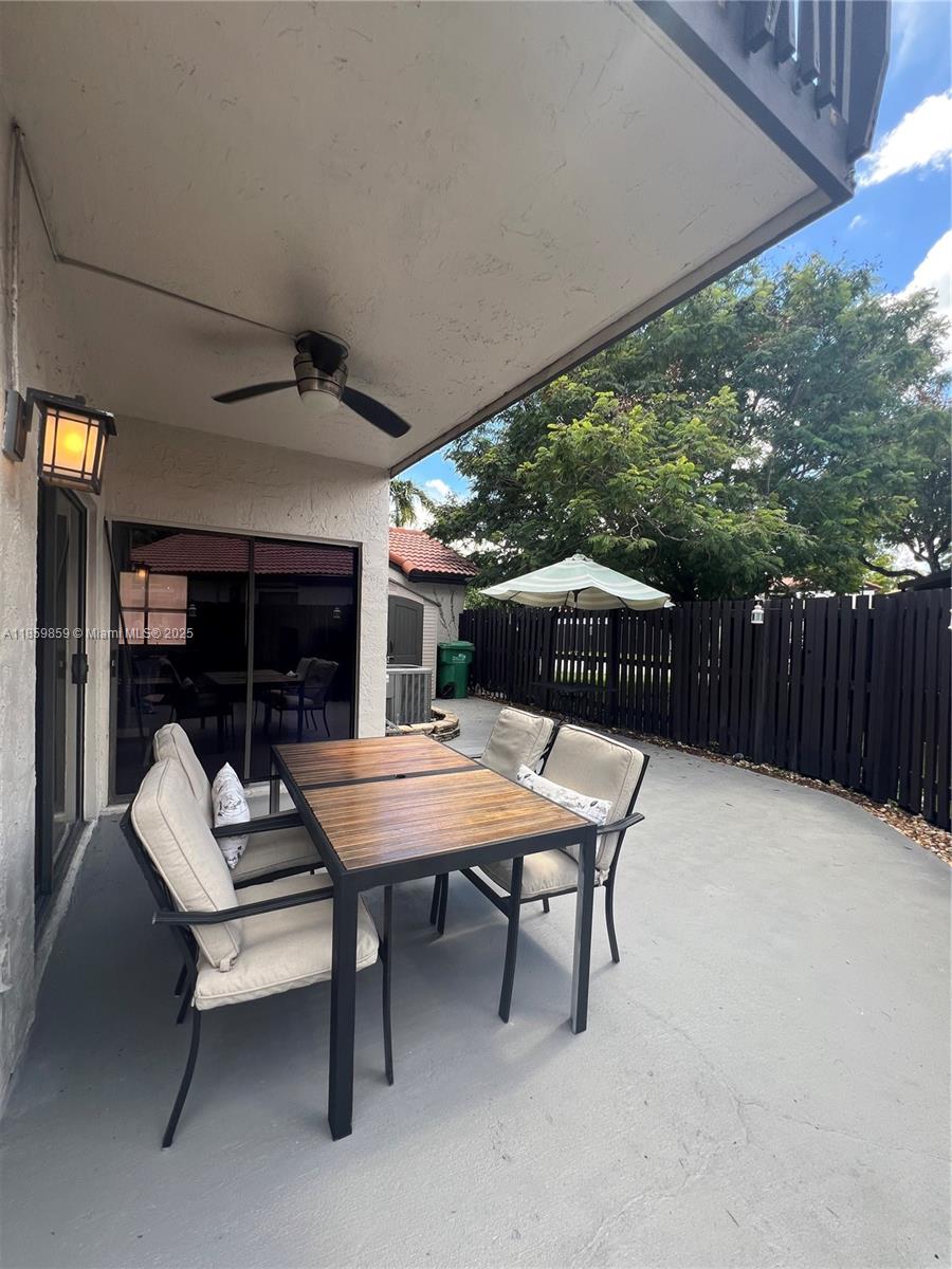 LAKES MEADOW VILG HOMES C - Residential