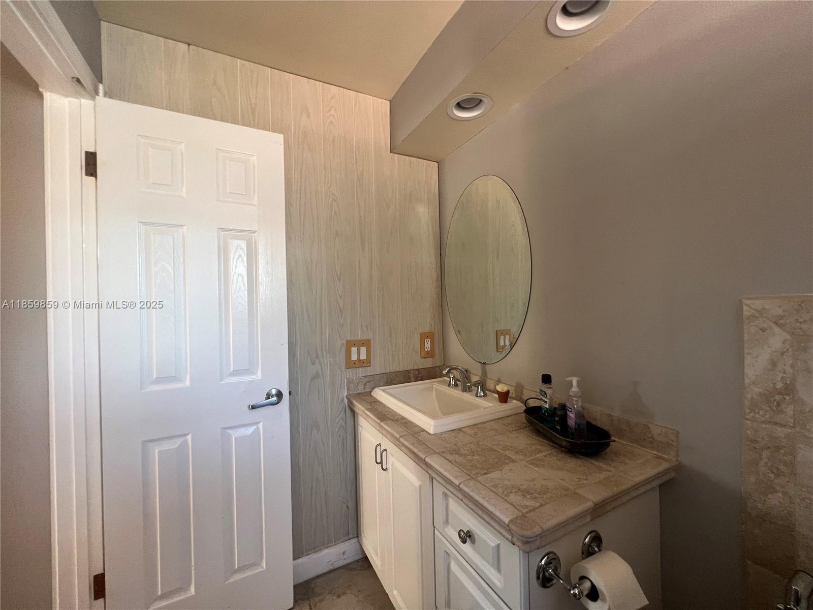 LAKES MEADOW VILG HOMES C - Residential