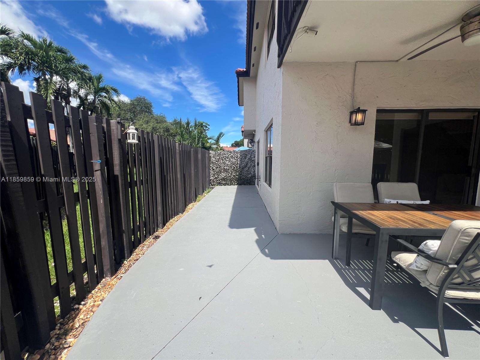 LAKES MEADOW VILG HOMES C - Residential