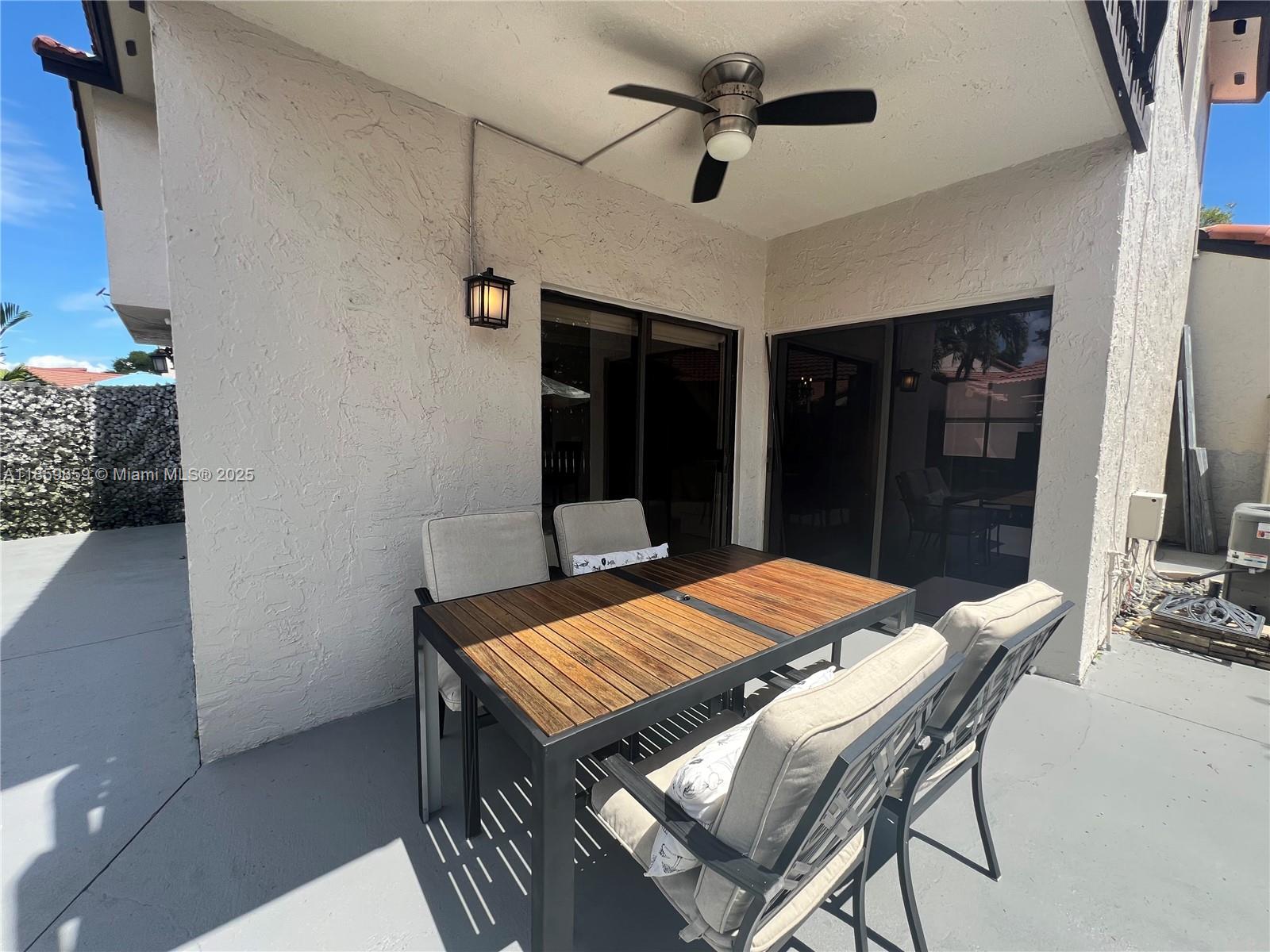 LAKES MEADOW VILG HOMES C - Residential