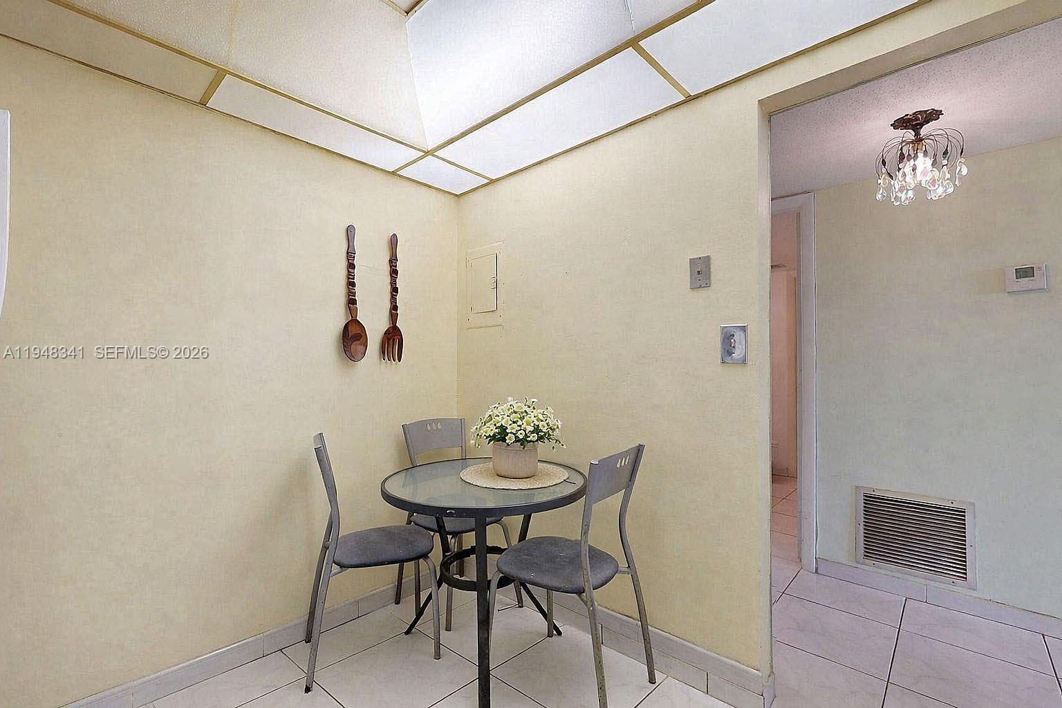 PLAZA TOWERS SOUTH CONDO - Residential