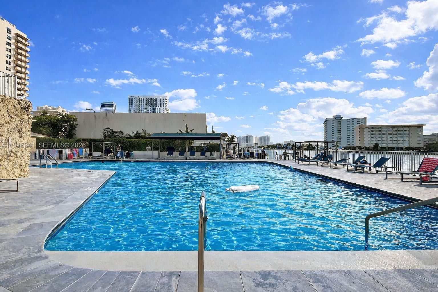 PLAZA TOWERS SOUTH CONDO - Residential