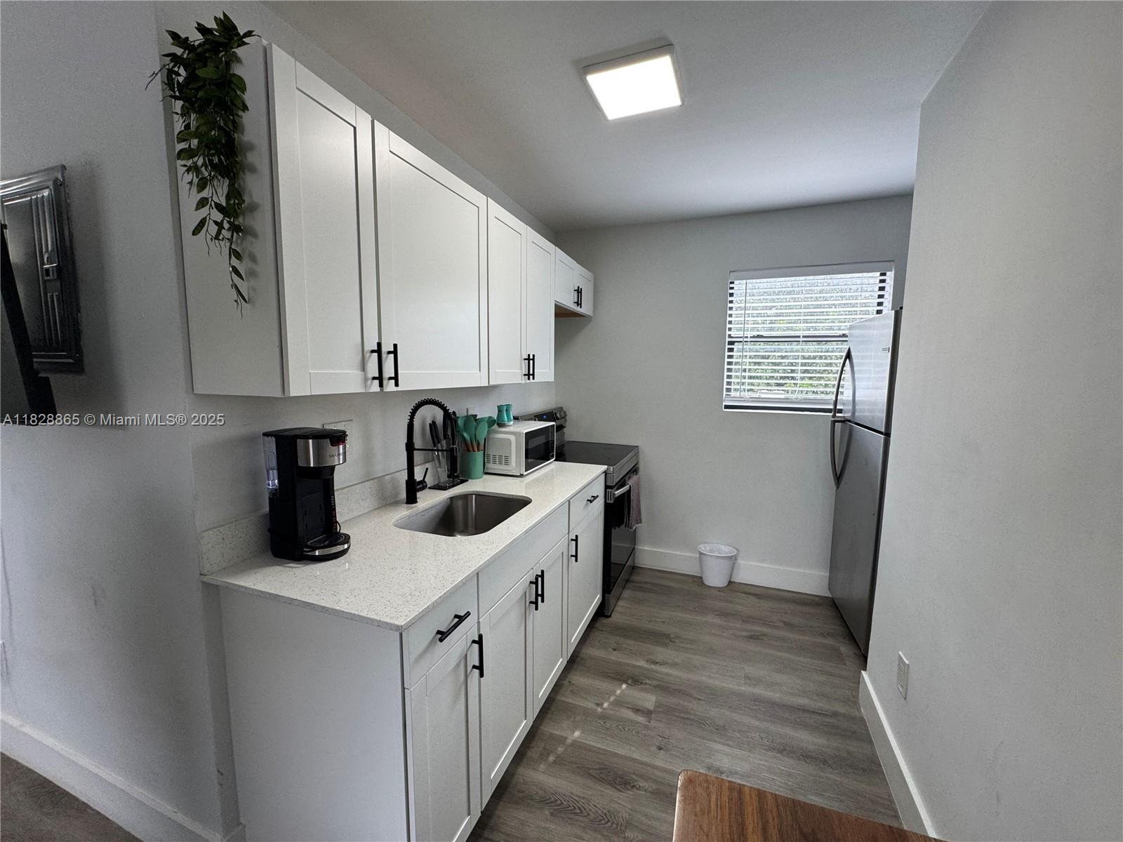 584 NW 30th St 3