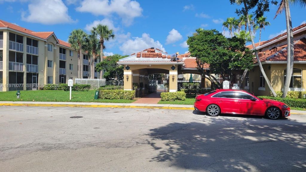 Photo of 410 S Park Rd #1-108, Hollywood, FL 33021 (MLS # A11976077)