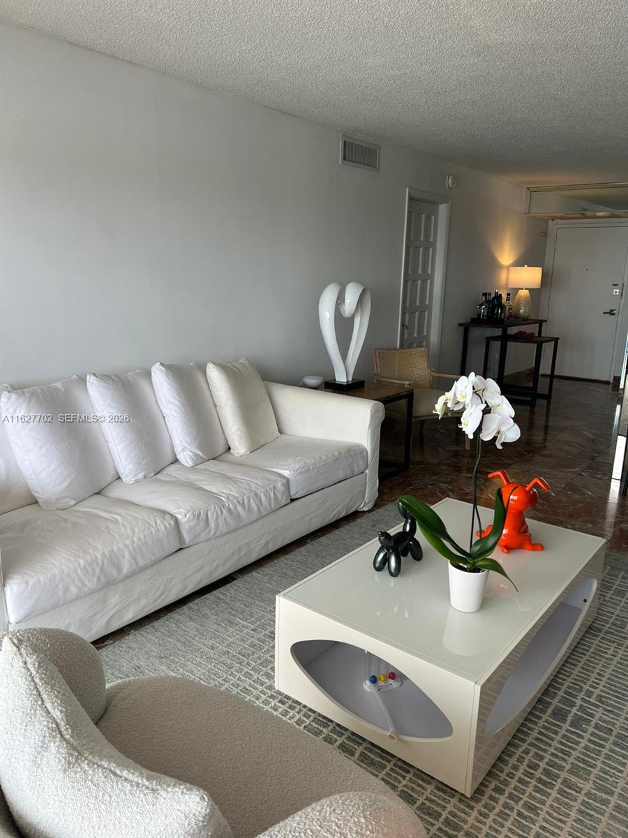 MAISON GRANDE CONDO - Residential