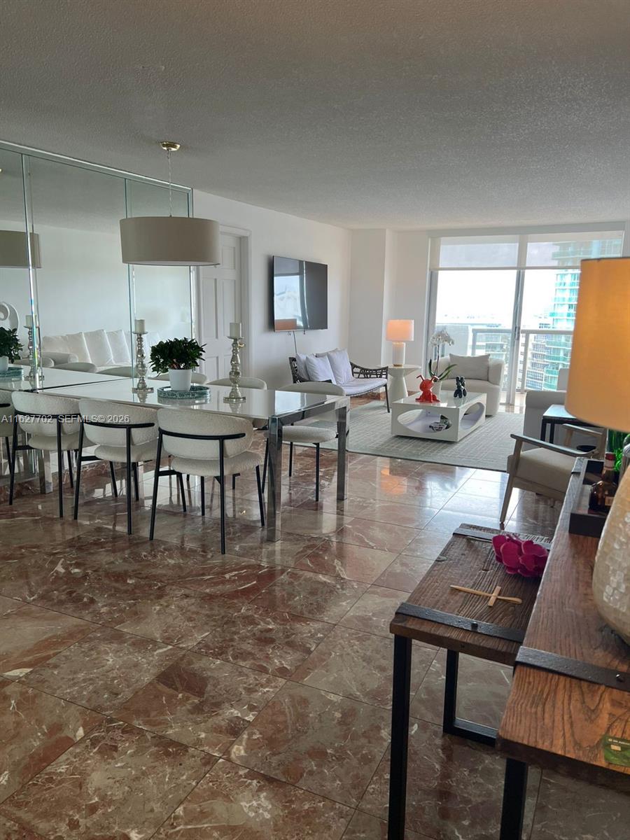 MAISON GRANDE CONDO - Residential