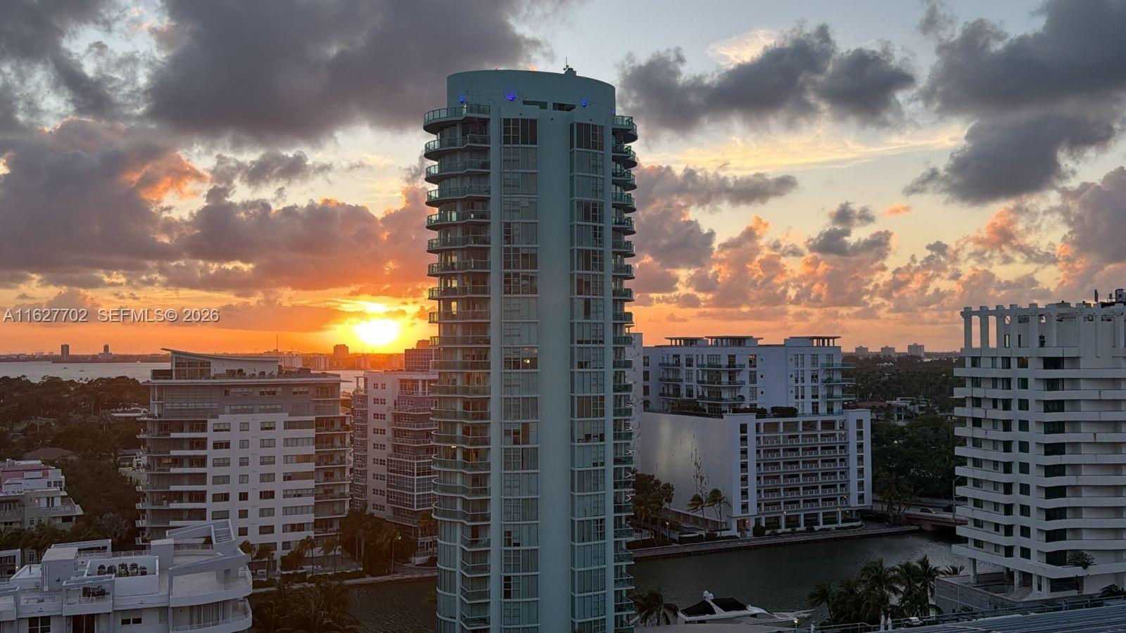 MAISON GRANDE CONDO - Residential