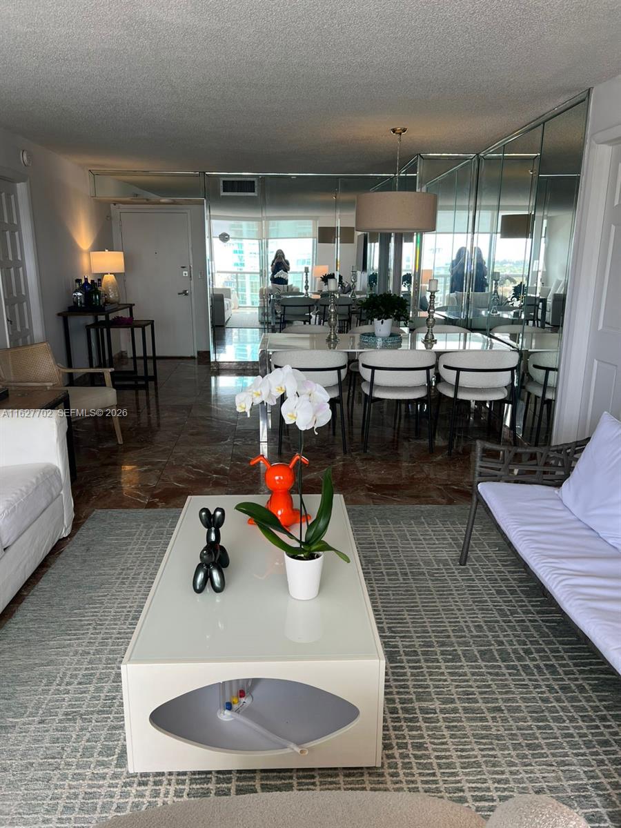 MAISON GRANDE CONDO - Residential