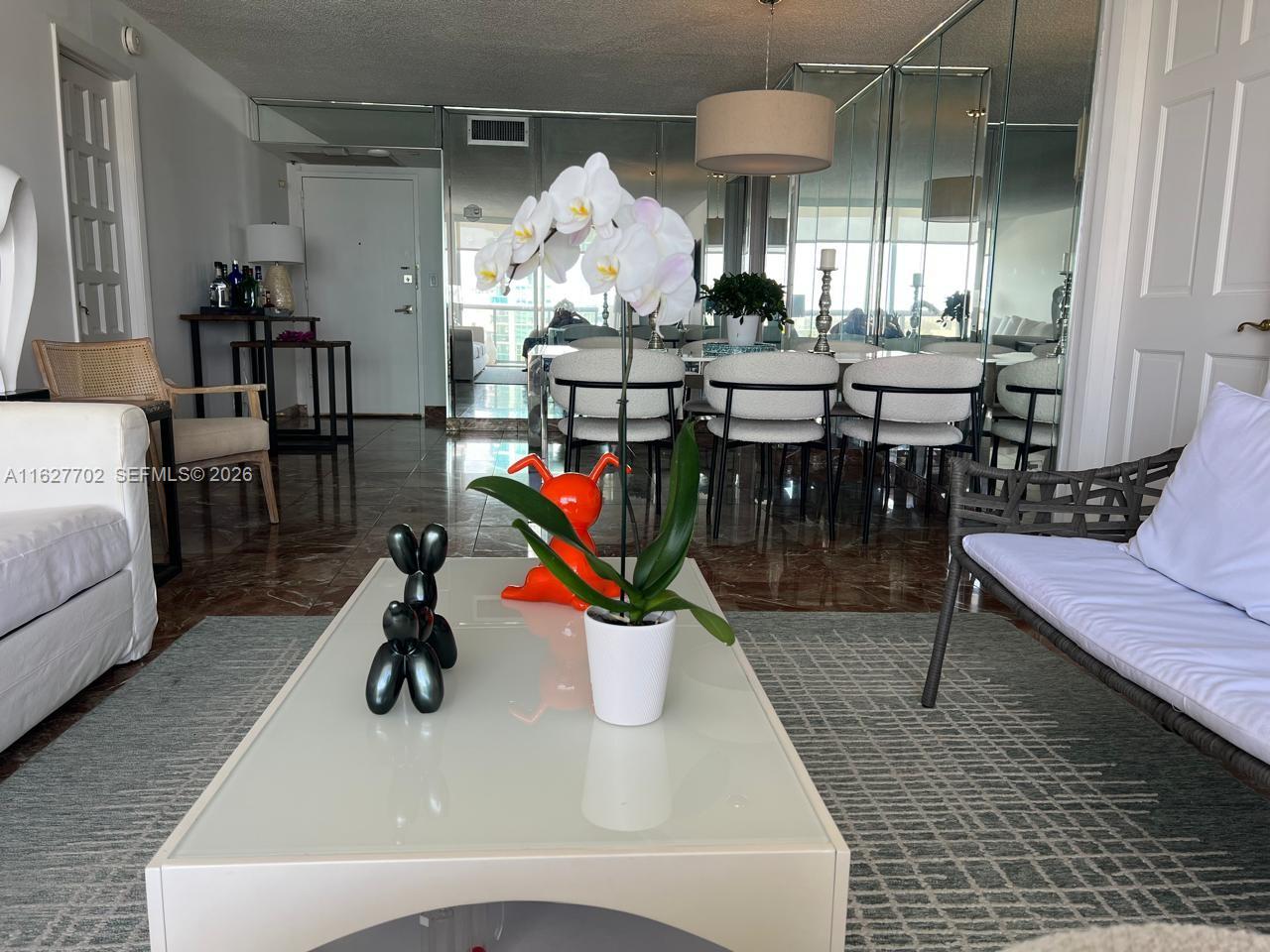 MAISON GRANDE CONDO - Residential