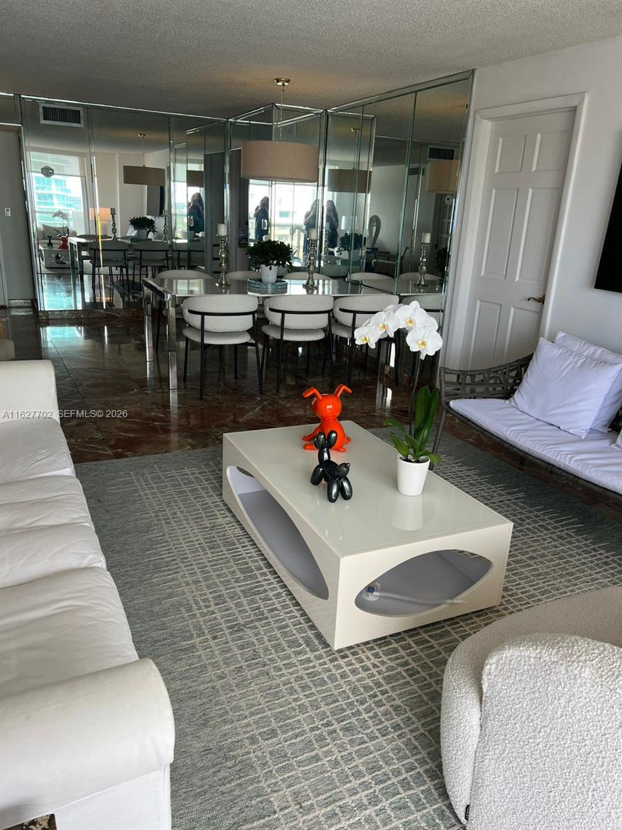 MAISON GRANDE CONDO - Residential