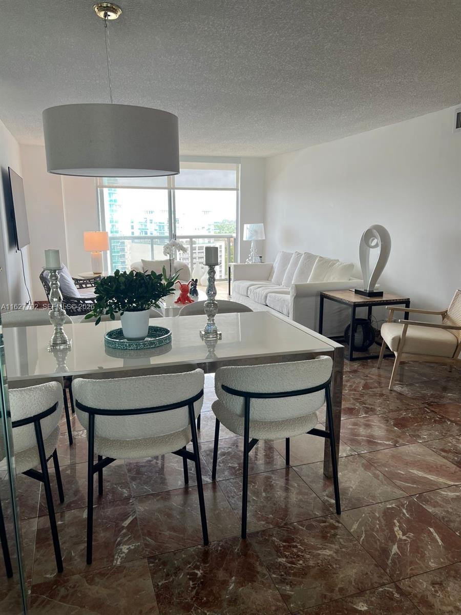 MAISON GRANDE CONDO - Residential