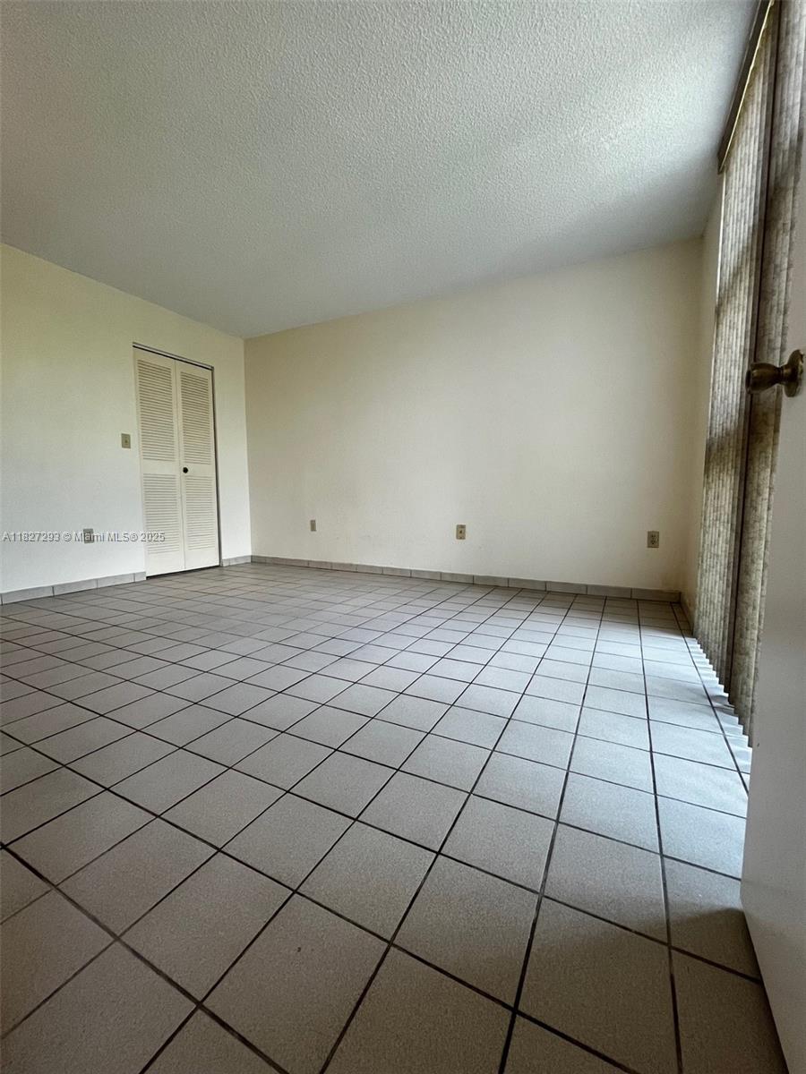 INTERNATIONAL PARK CONDO - Residential