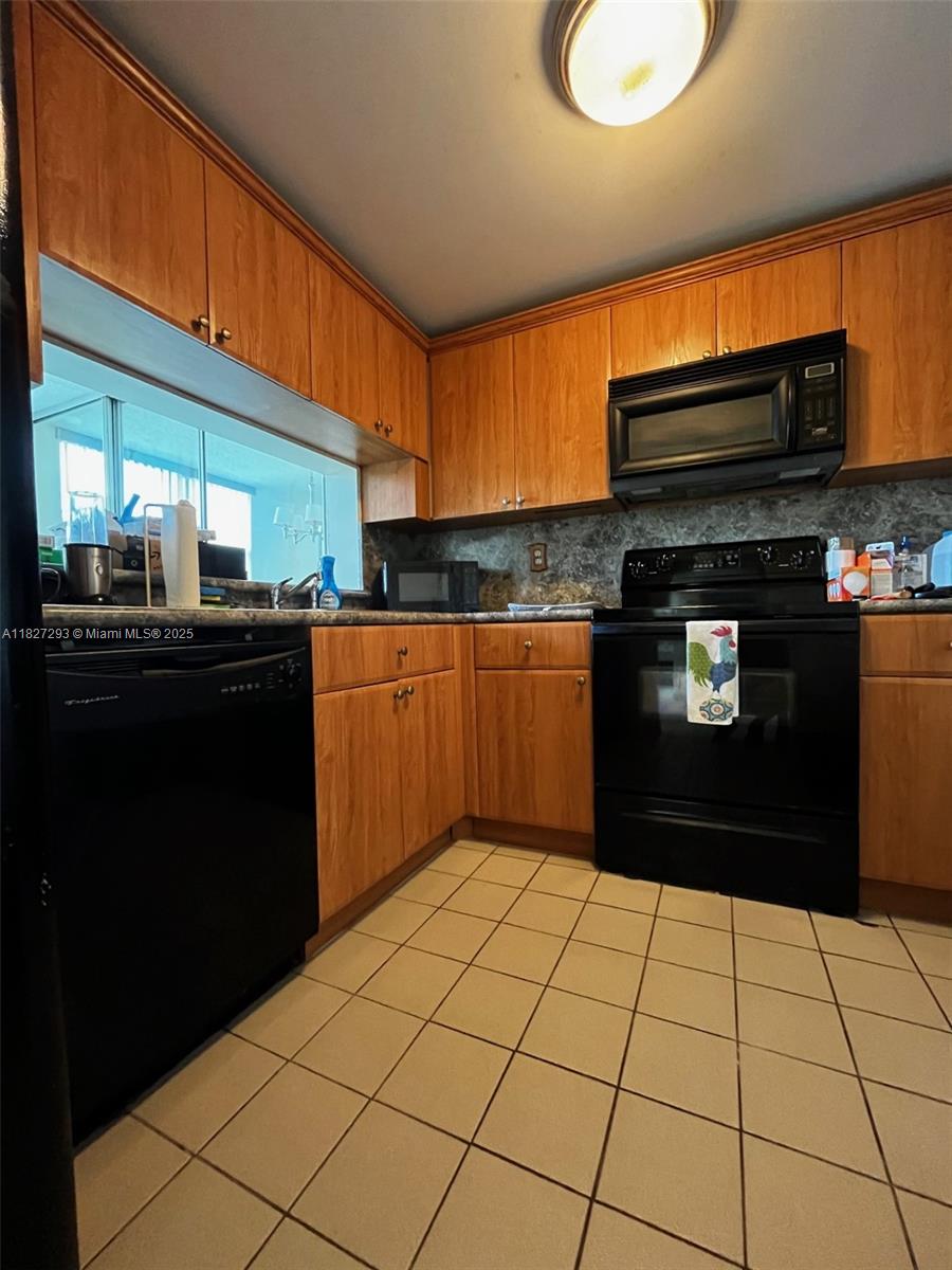 11790 SW 18th St 321-3