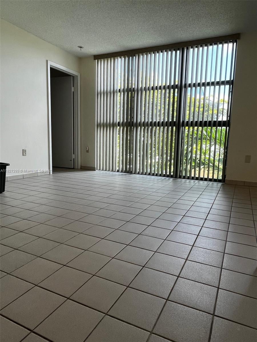 11790 SW 18th St 321-3
