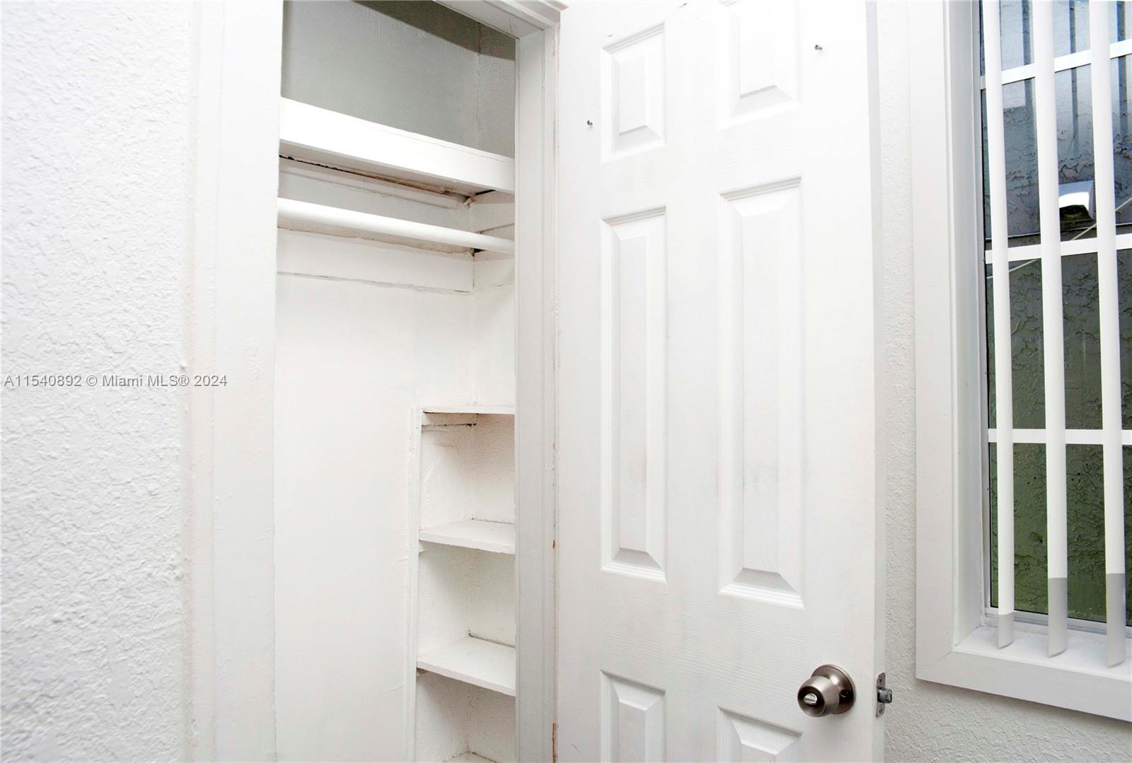 HOLLYWOOD 1-21 - Residential Income