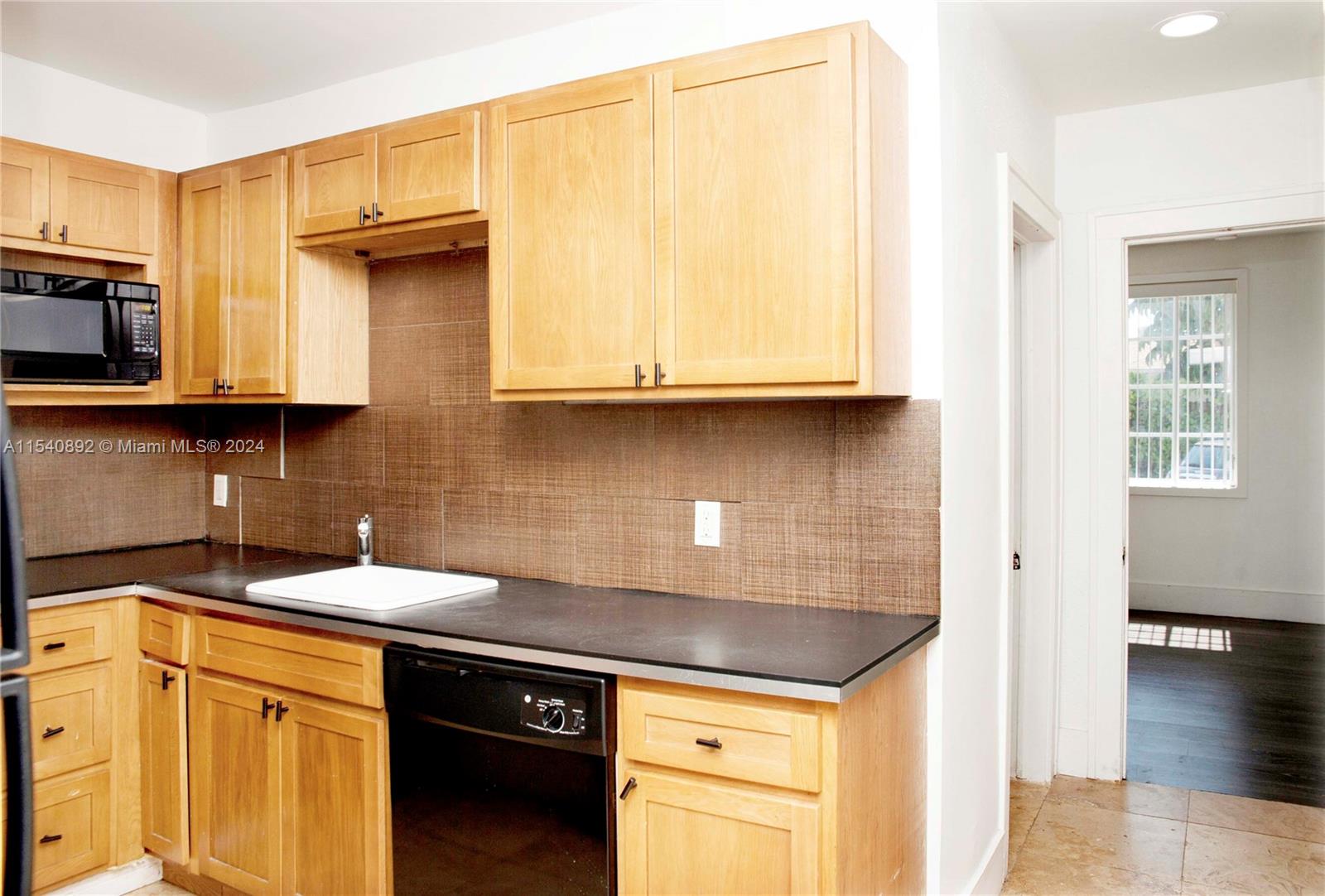 HOLLYWOOD 1-21 - Residential Income