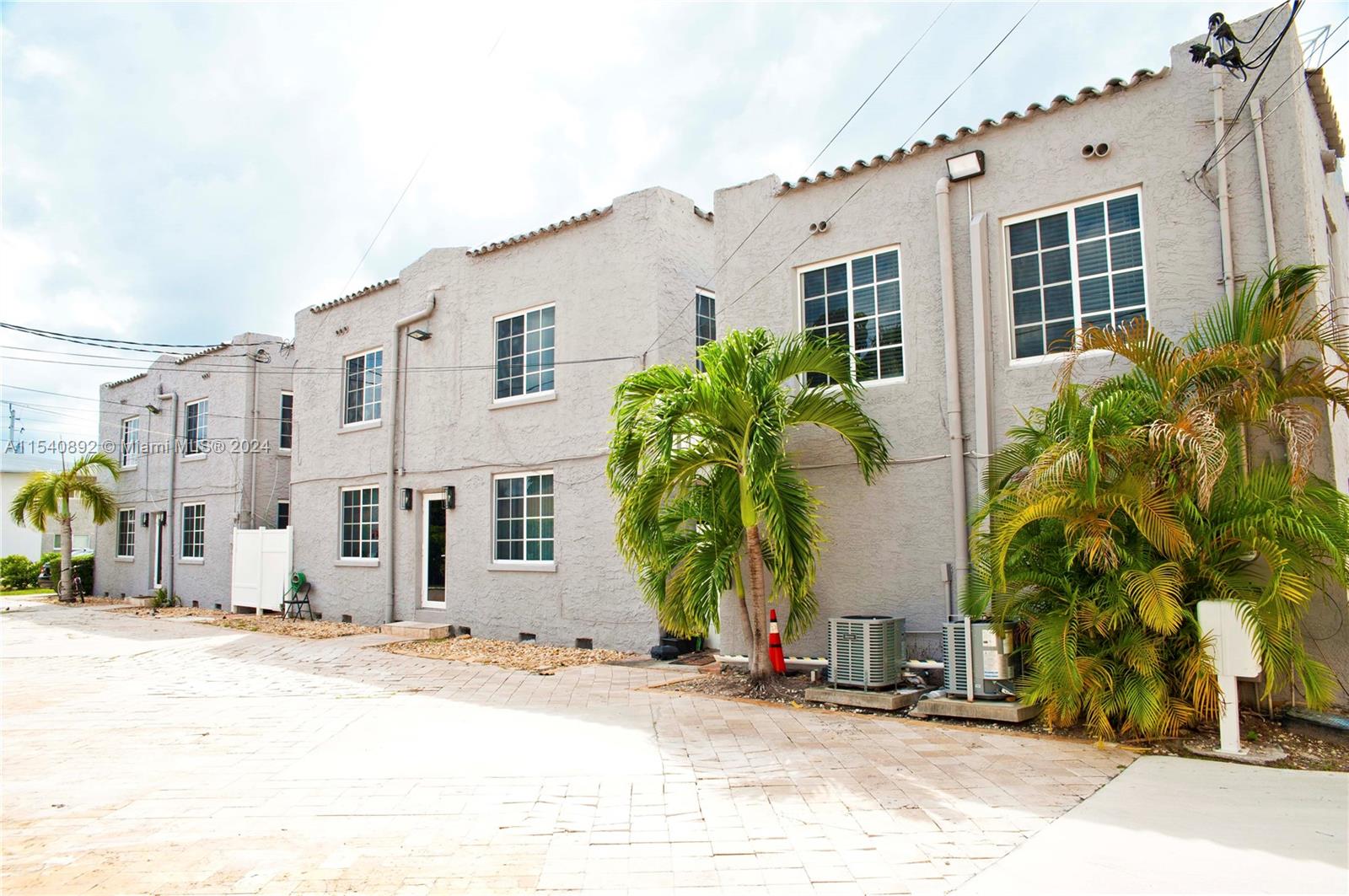 HOLLYWOOD 1-21 - Residential Income