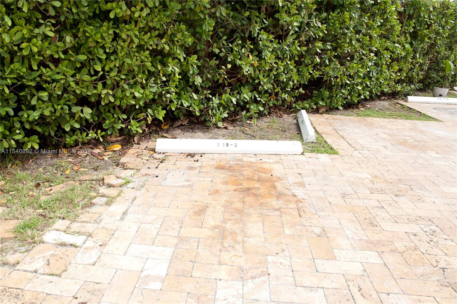 HOLLYWOOD 1-21 - Residential Income