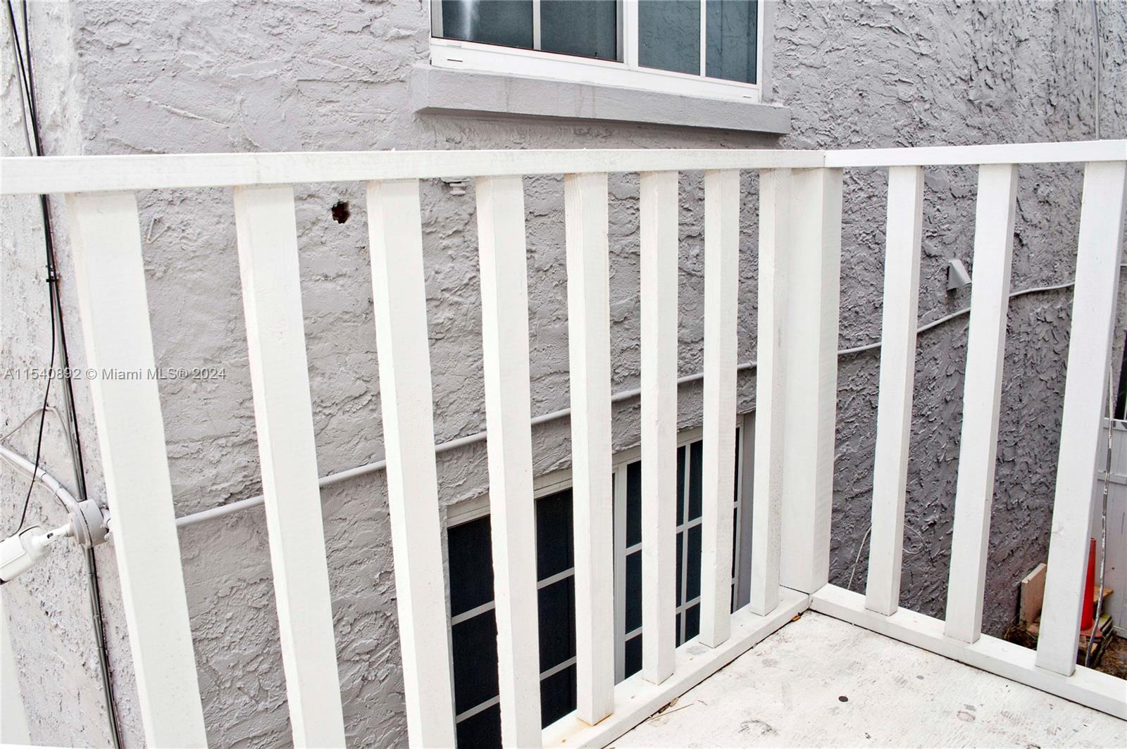 HOLLYWOOD 1-21 - Residential Income