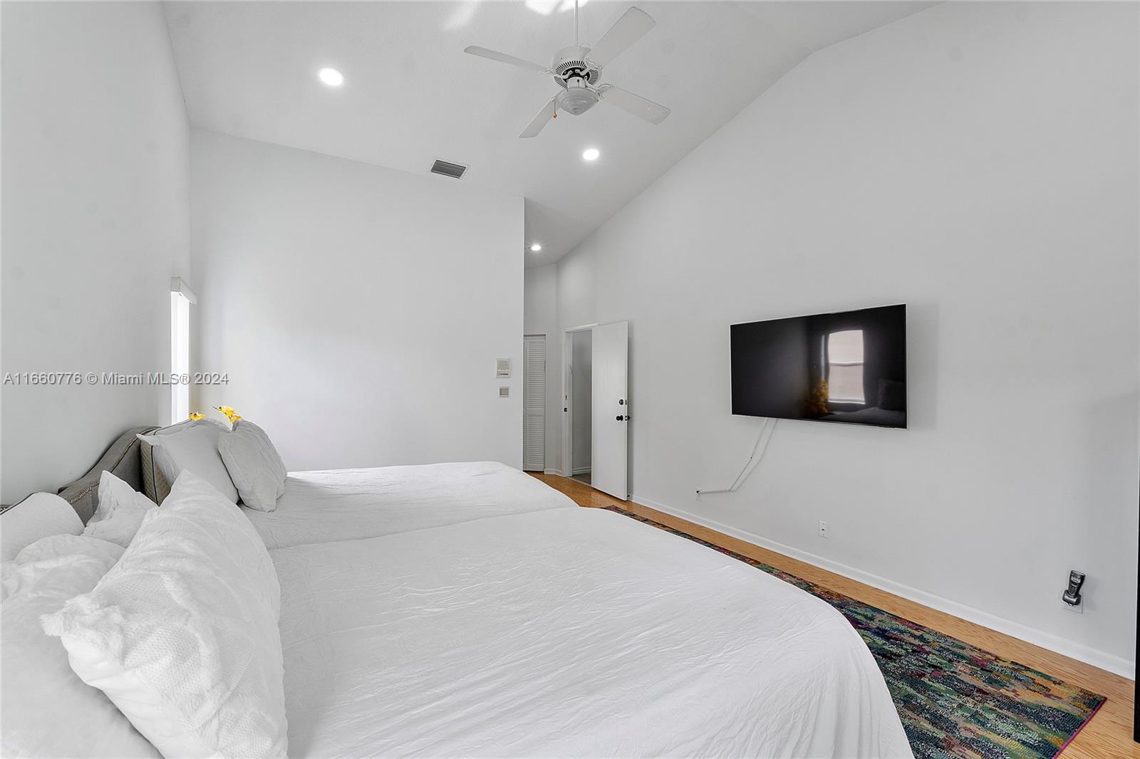NORTH SPRINGS COURT - Residential
