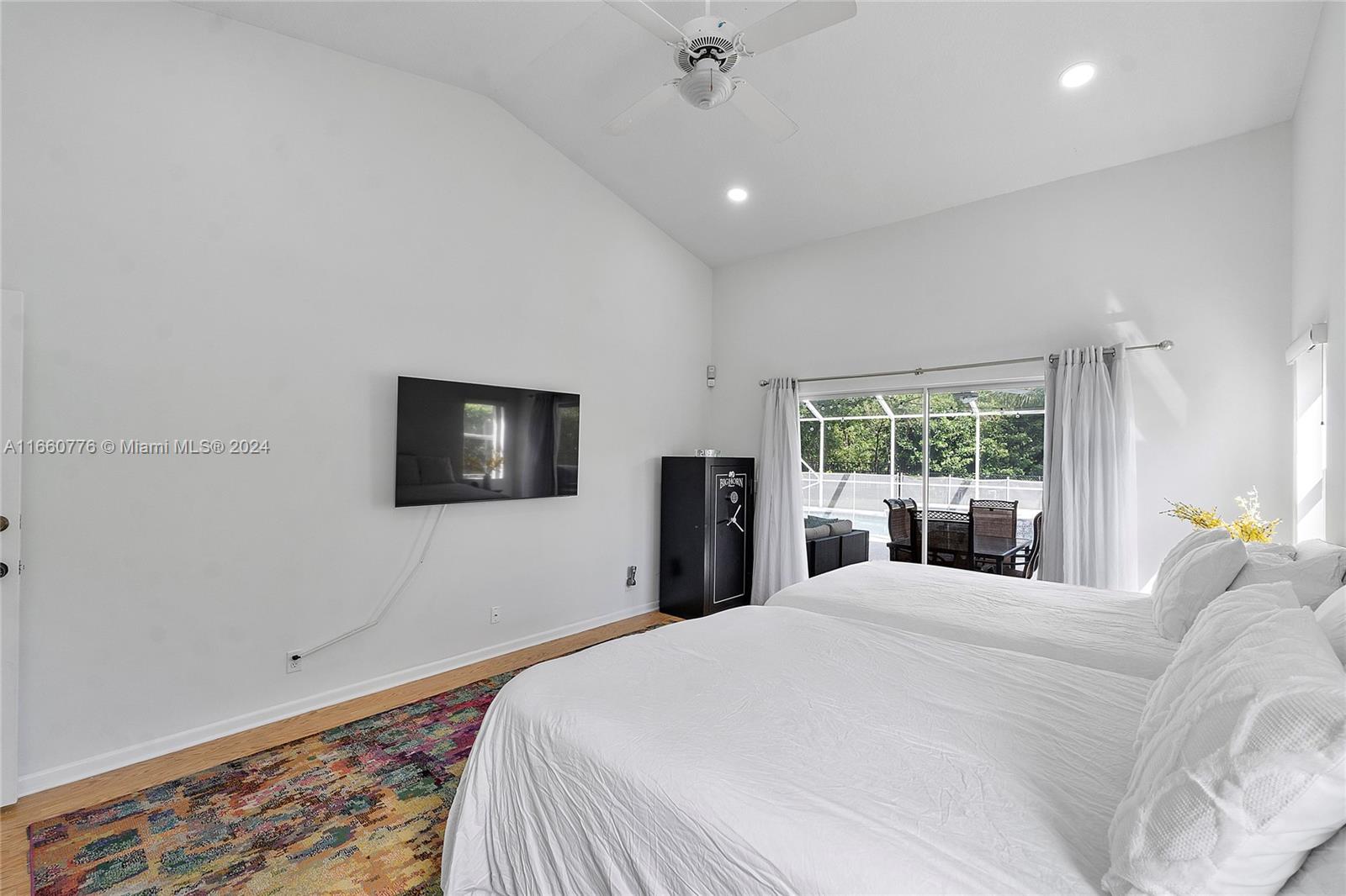 NORTH SPRINGS COURT - Residential