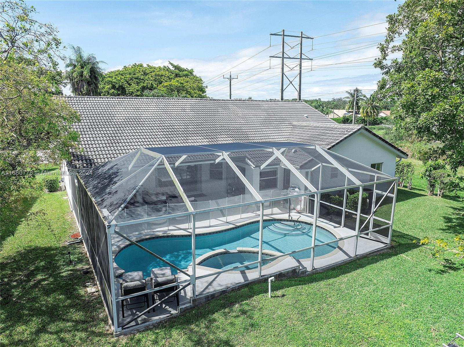 NORTH SPRINGS COURT - Residential