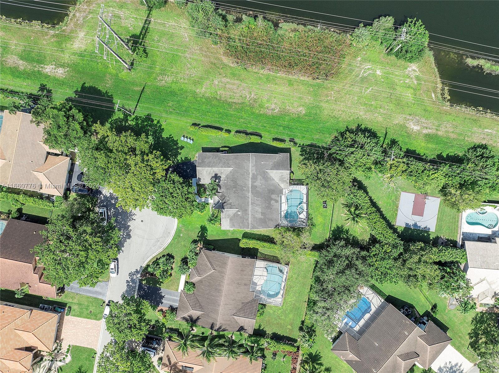 NORTH SPRINGS COURT - Residential