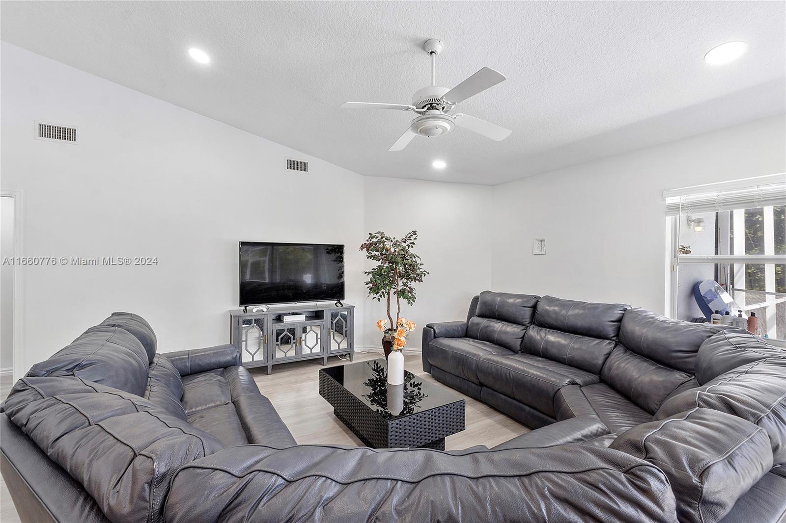 NORTH SPRINGS COURT - Residential