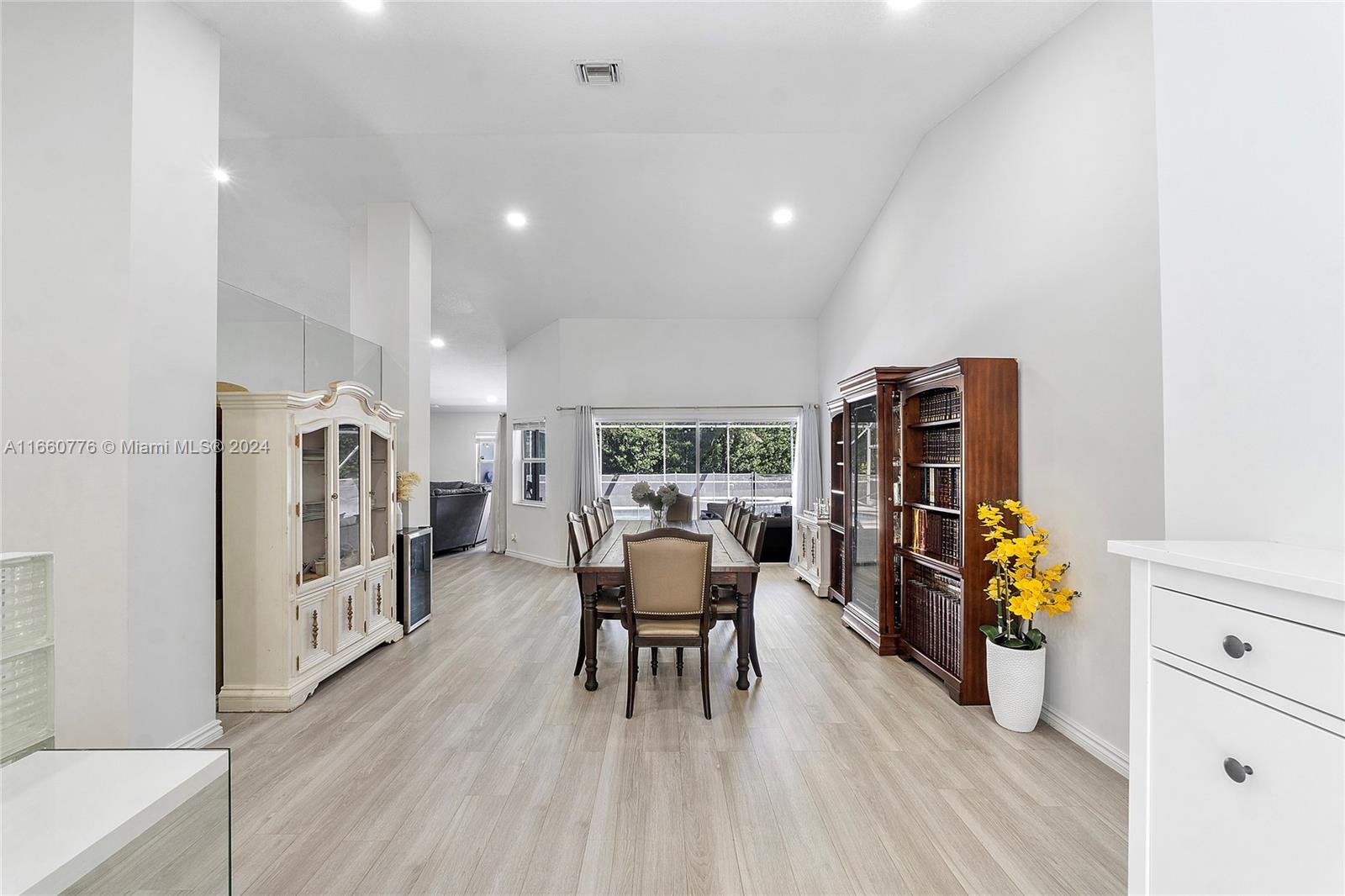 NORTH SPRINGS COURT - Residential