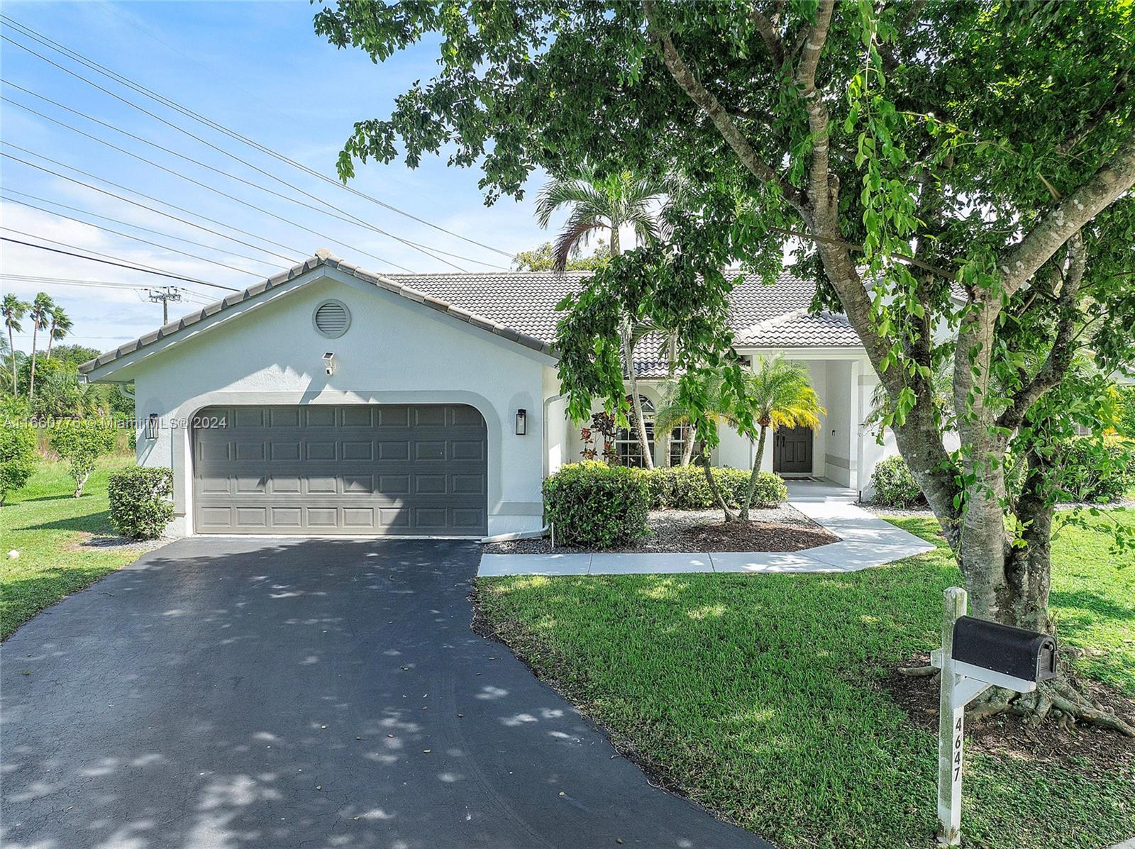 NORTH SPRINGS COURT - Residential