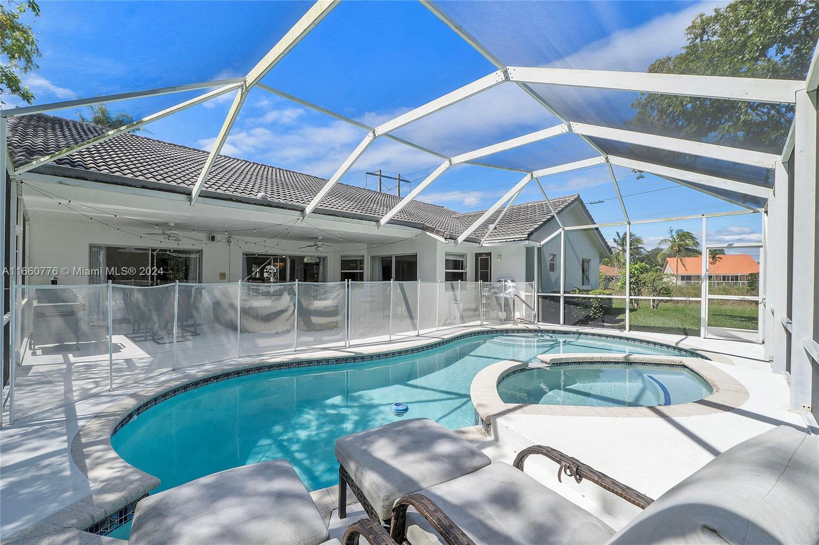 NORTH SPRINGS COURT - Residential