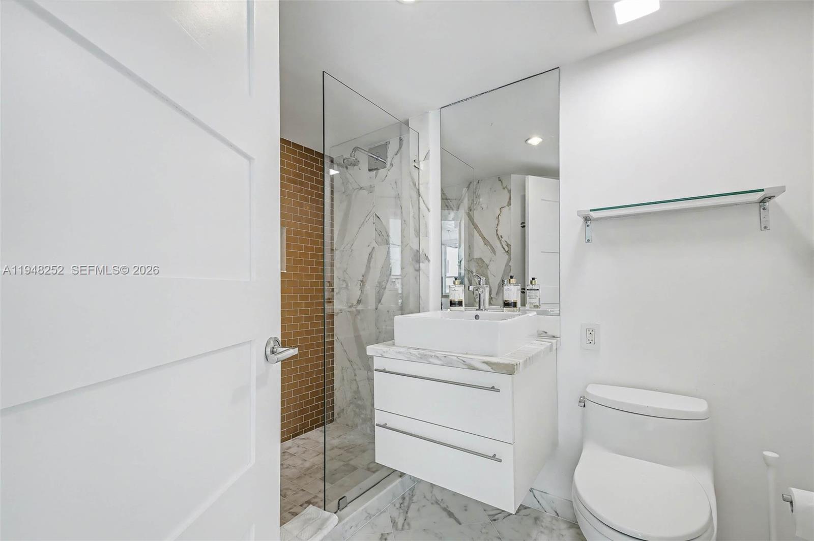 CAPOBELLA CONDO - Residential