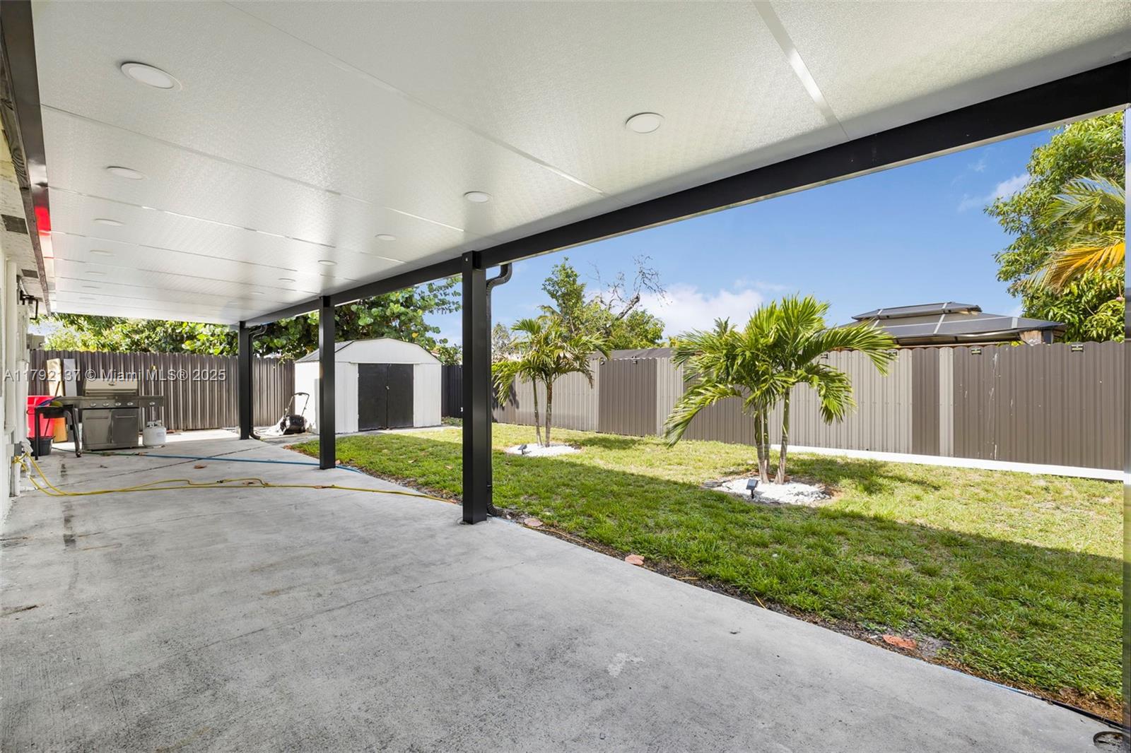 MIAMI GARDENS MANOR SEC I - Residential