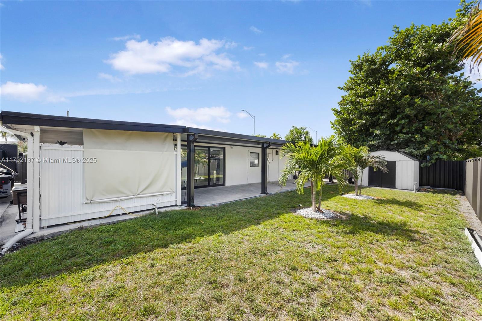 MIAMI GARDENS MANOR SEC I - Residential