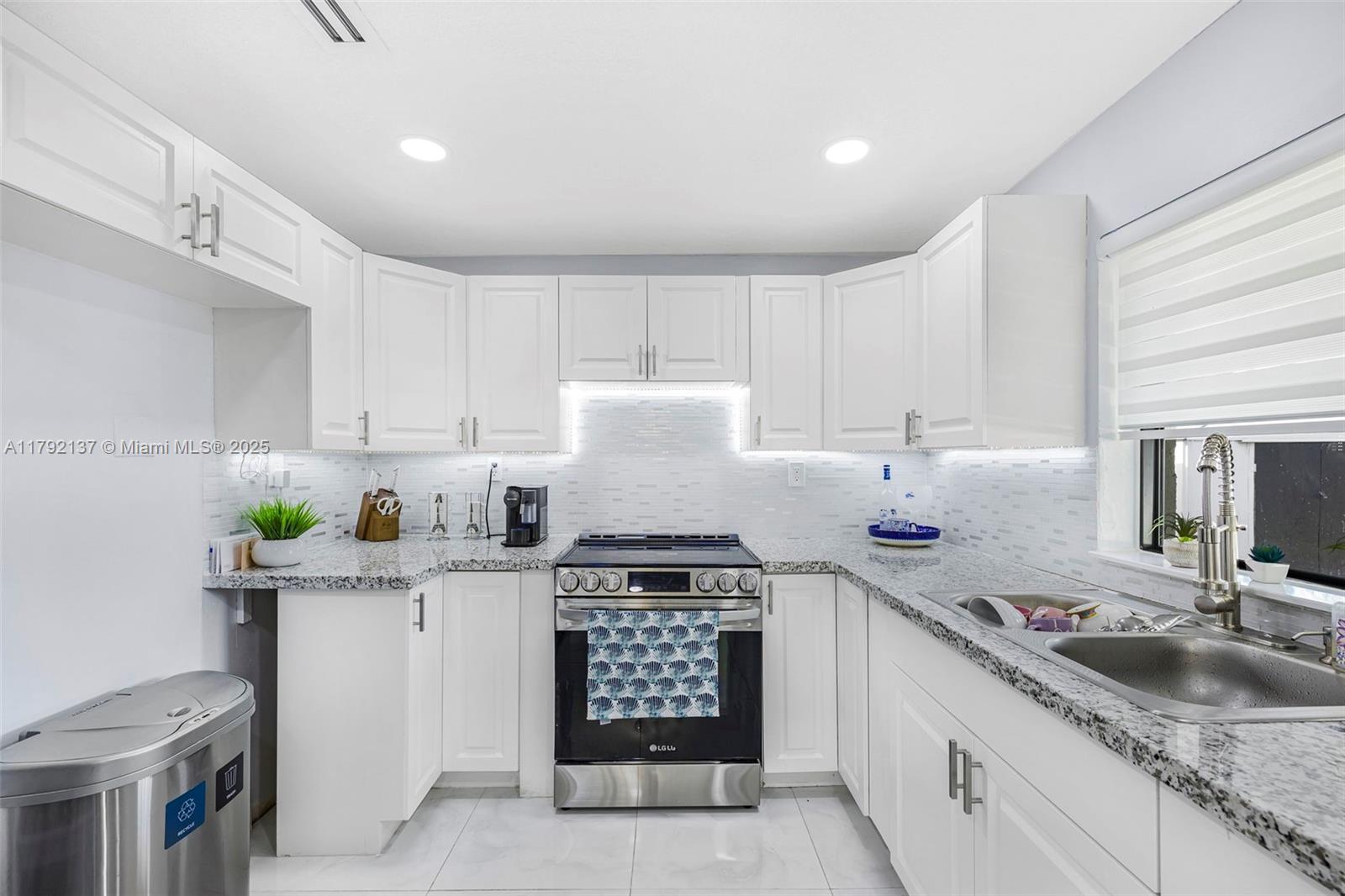 MIAMI GARDENS MANOR SEC I - Residential