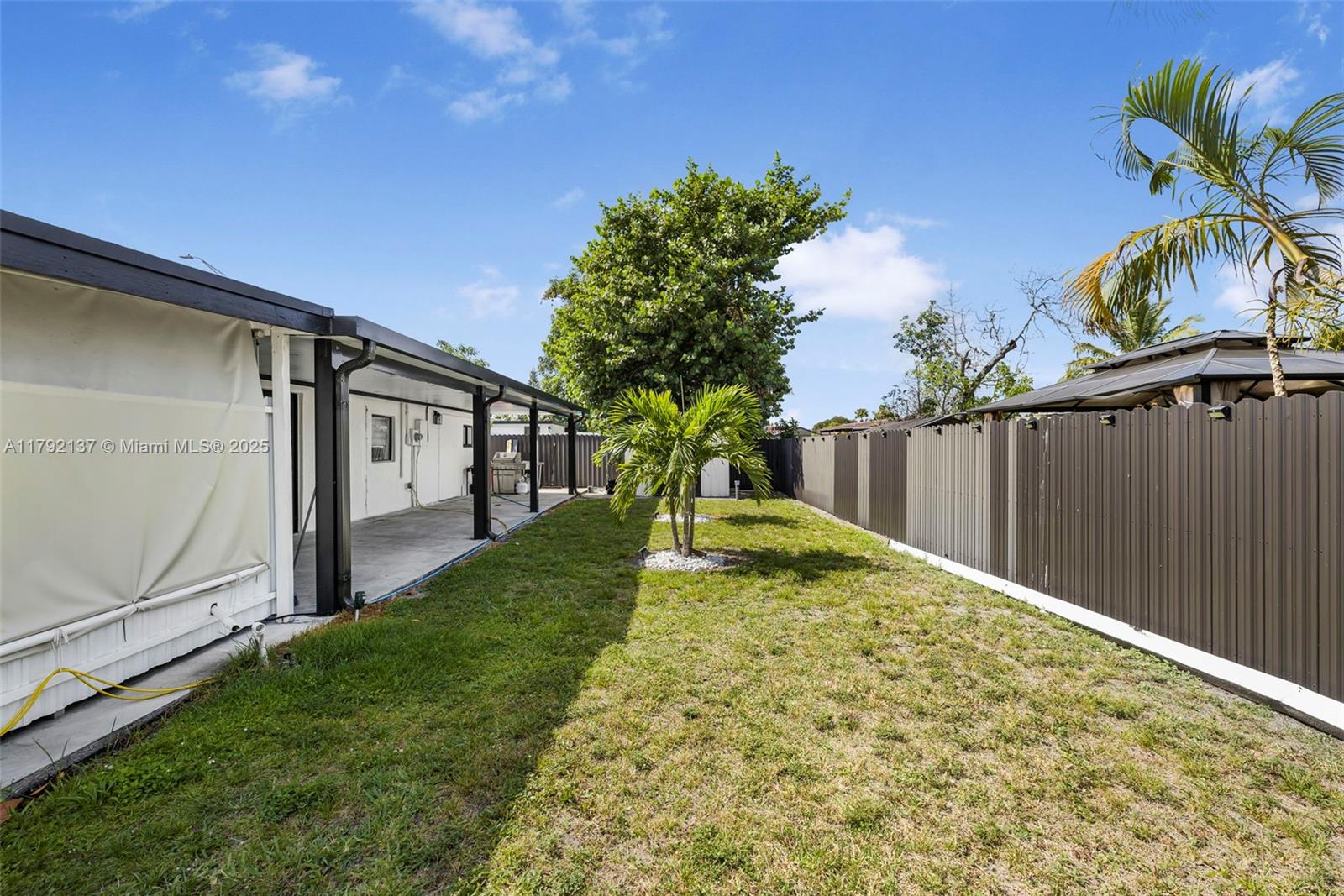 MIAMI GARDENS MANOR SEC I - Residential
