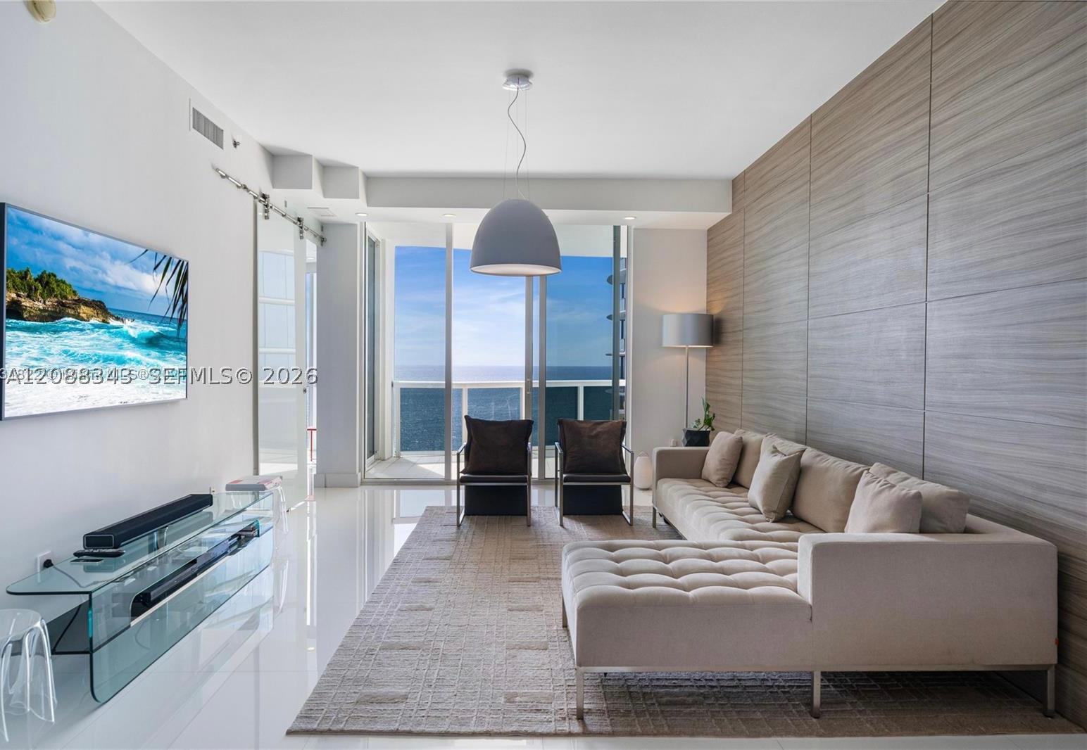 15811 Collins Ave 2006