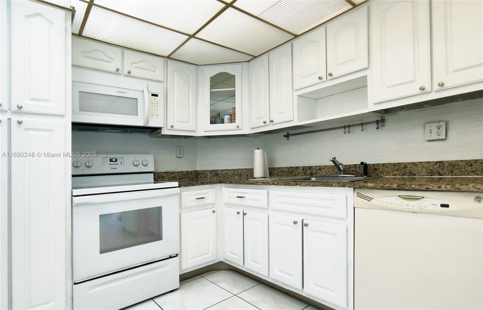 ARLEN HOUSE WEST CONDO - Residential