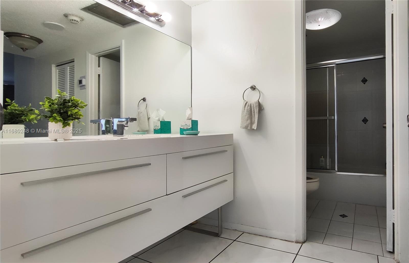 ARLEN HOUSE WEST CONDO - Residential